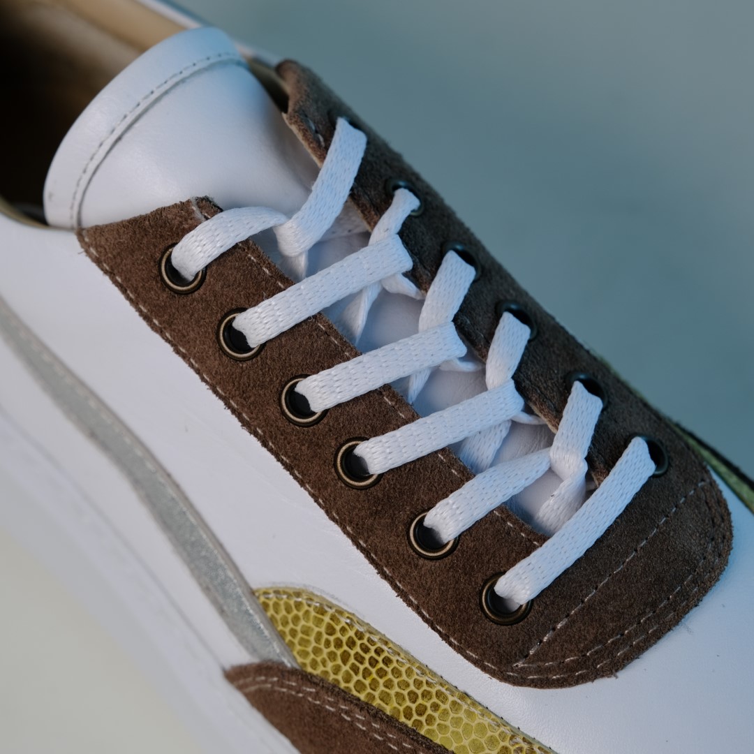 Victoria 182